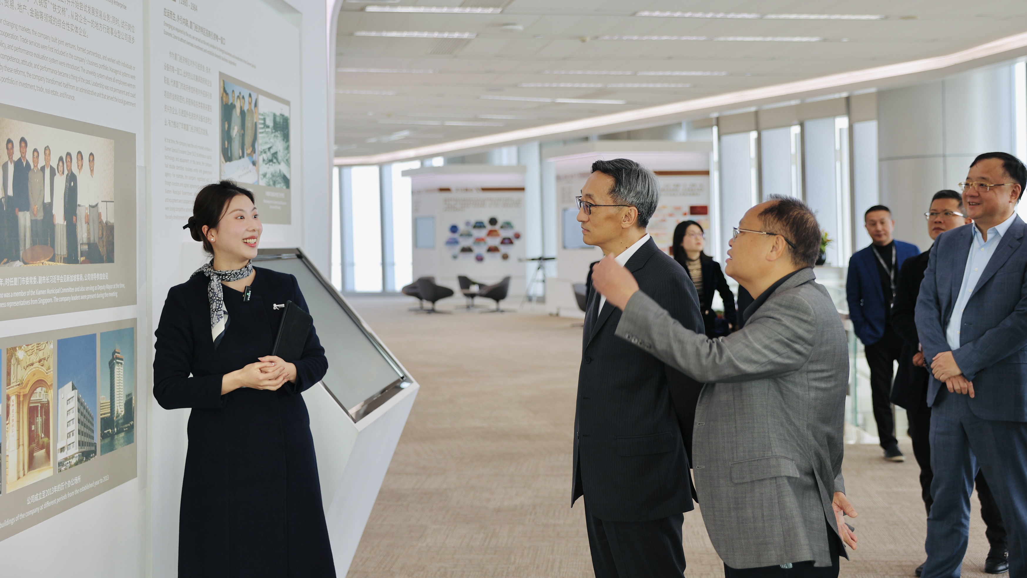 1739779660430902.jpg 銀行.jpg